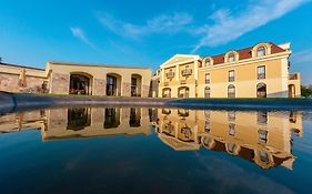 Domeniile Martinutzi -Hotel Cardinal si Conac Rhedey